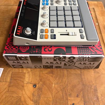 Akai MPC Sample 2025 - present - Gray - MINT image 10
