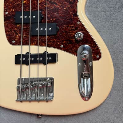 Ibanez TMB100 Talman Bass Ivory Short Scale Active PJ Bass Guitar Clean image 2