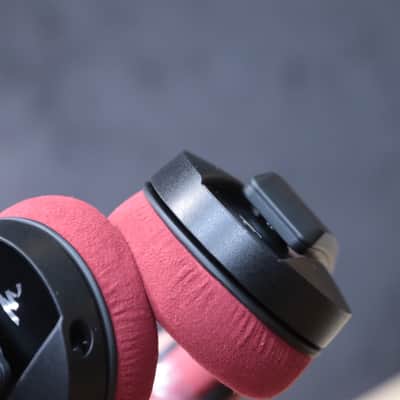 Focal Listen Professional Circum-Aural Closed-back Reference Studio Headphones image 7