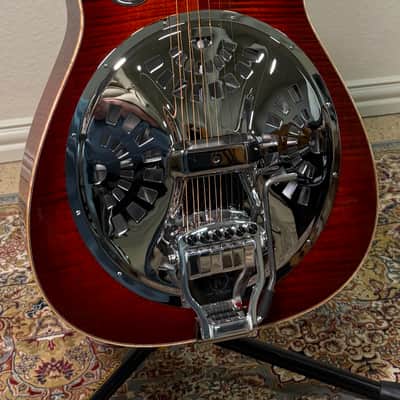 Beard Legacy E 2022-2023 - Amber Sunburst Curly Maple image 2
