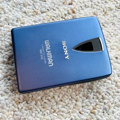 Sony WM-EX2 Walkman Cassette Player, Excellent Rare Blue ! Working ! image 2