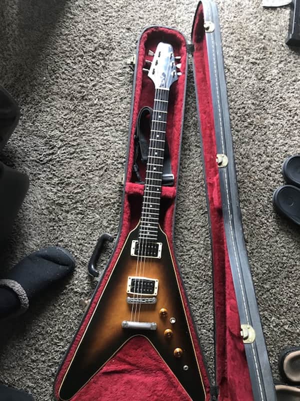 Gibson The Flying V CMT 1981-1985 - Sunburst image 1