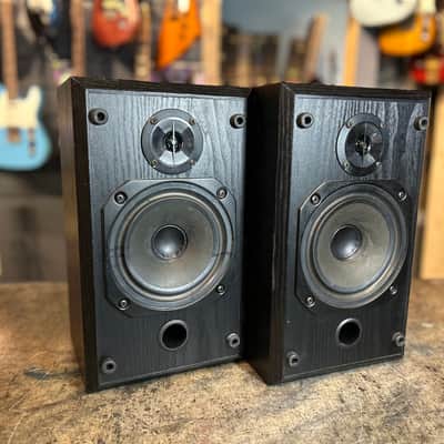 Bowers & Wilkins V201 Bookshelf Speakers - Made in England image 3