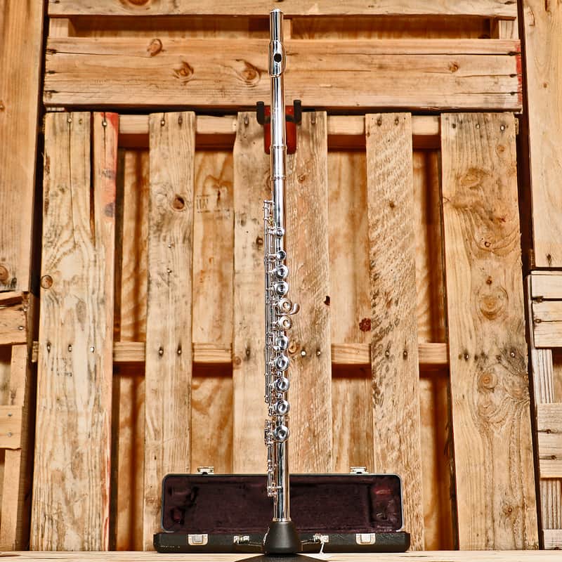 Armstrong 102 Student Model Closed-Hole Flute w/ C Foot, Offset G image 1