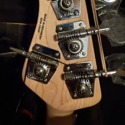 Music Man Sterling Joe Dart 2024 - Natural image 3