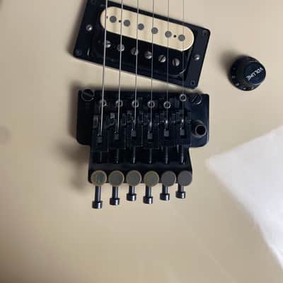 Kramer Baretta White/Maple 1985 image 4