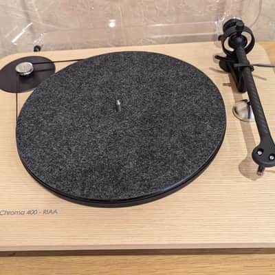 Elipson Chroma 400 RIAA Turntable - Built-in Preamp! (Walnut, Oak, Red or Black) image 4
