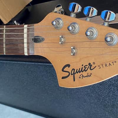 Squier Affinity Series Stratocaster with Rosewood Fretboard 2001 - 2018 - Black image 3