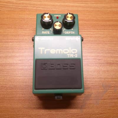 Boss TR-2 Tremolo (Silver Label) 1997 - Present - Green image 1
