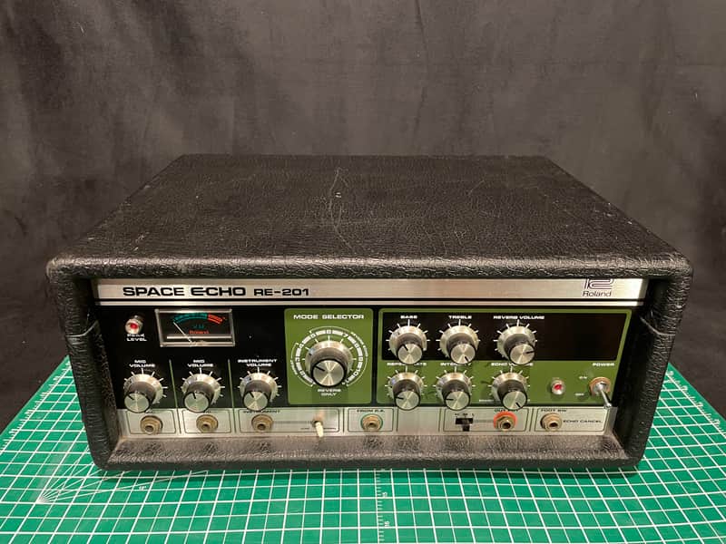 Roland RE-201 Space Echo Tape Delay / Reverb image 1
