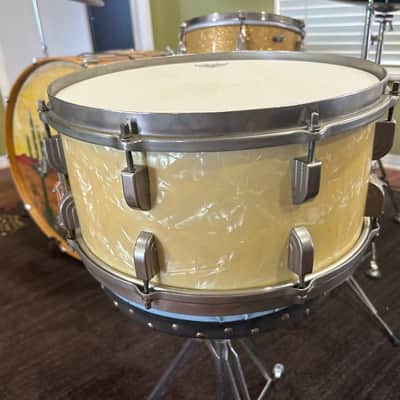 1940 Leedy Broadway Standard 6.5x14 white marine pearl vintage snare drum image 4