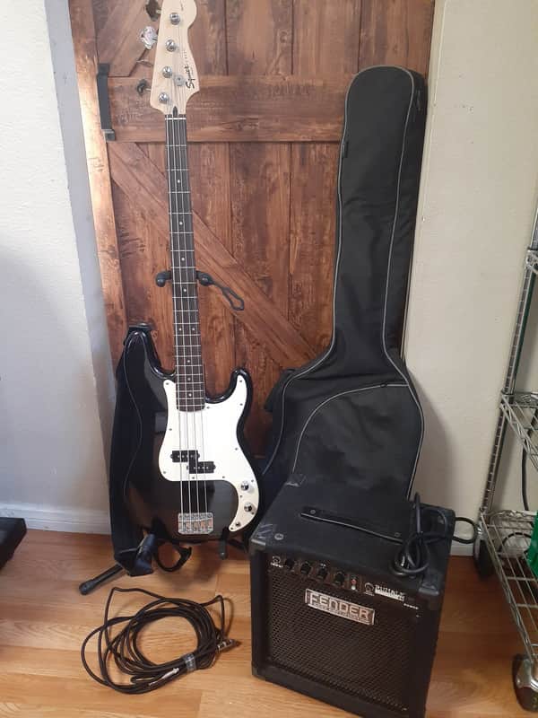 Squier Affinity Precision Bass Original P Bass Bundle Fender Rumble 15 Amp image 1