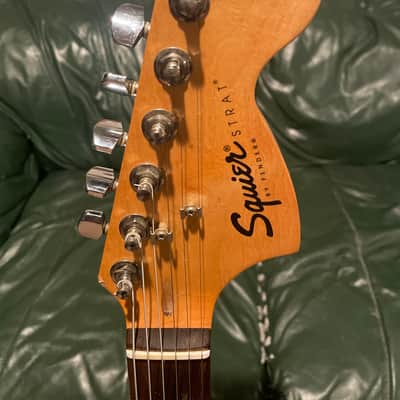 Fender Squire Stratocaster 20th Anniversary 2002 - Black/White image 3