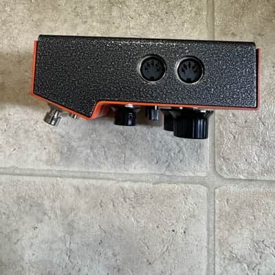 Suhr thornicus fuzz 2026 - Orange image 4
