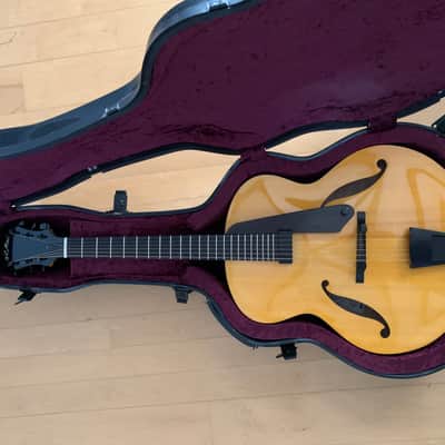 Bill Moll 18 Inch Classic Archtop Non-Cutaway 2004 Natural Spruce- Clear image 7