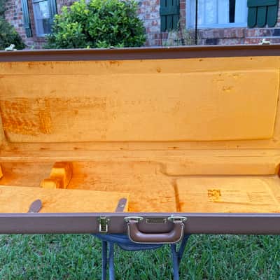 Fender G&G Strat/Tele case 2012 - Brown Tolex with gold plush interior image 6