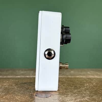 Keeley Moon Op Amp Fuzz Limited Edition - Moon Glow 2022 - White / Glow-in-the-Dark image 4