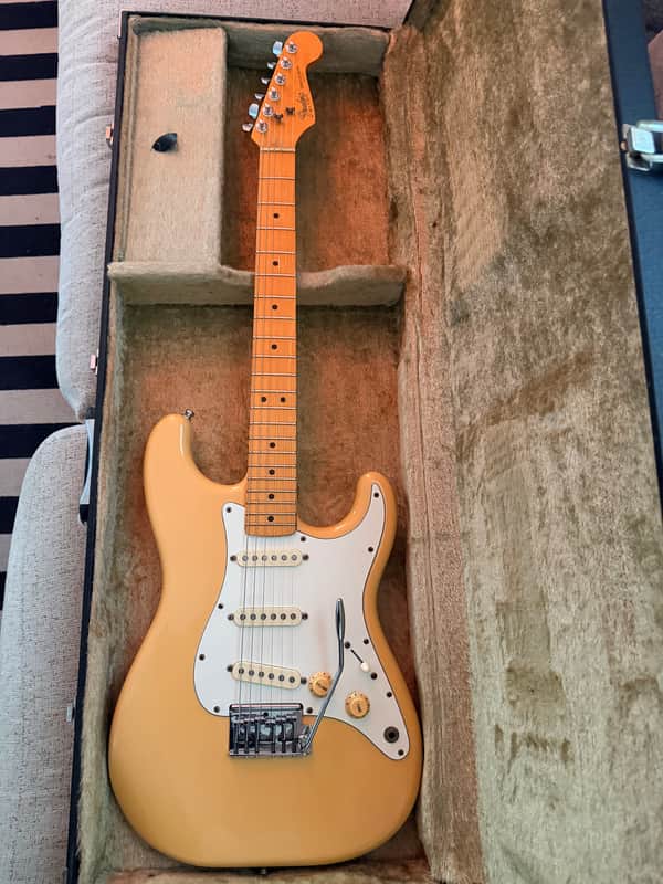 Fender Standard Stratocaster (2-Knob) with Maple Fretboard 1983 - 1984 - Ivory White image 1