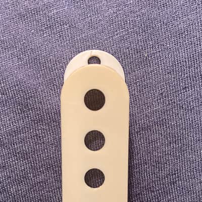 Fender Stratocaster Early 1970s Pickup Covers - White image 4