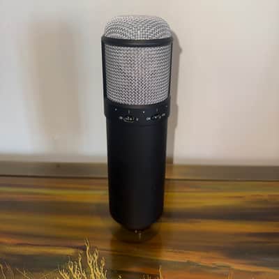 Universal Audio Sphere DLX Large Diaphragm Modeling Microphone 2023 - Present - Black image 5