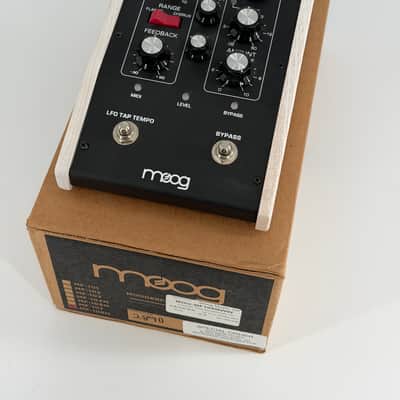 Moog MF-108M Moogerfooger Cluster Flux 2012 - White image 2