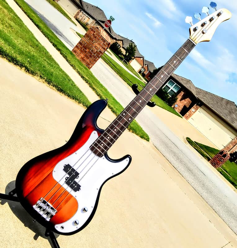 🎸Unmarked P Style Electric Bass Guitar +Rosewood Fretboard +Soft Case/Gig Bag +Strap +Cable +Pick!🎸 image 1