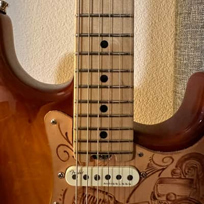 Fender American Deluxe Stratocaster with Maple Fretboard 2004 - 2010 - Amber image 3