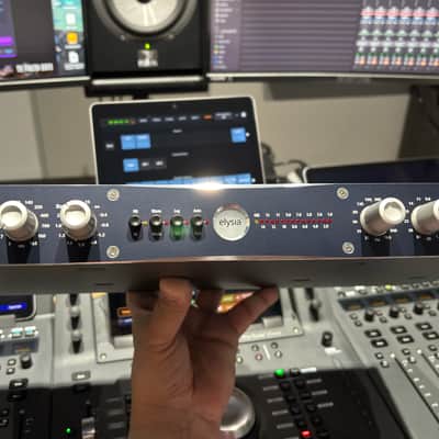 Elysia Xpressor Discrete Class-A Stereo Compressor - Latest Revision (Flat Buttons) image 3
