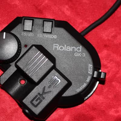 Roland VG-99 V-Guitar Modeling Synth with GK-3 Pickup and FC-300 MIDI Foot Controller - Silver image 13
