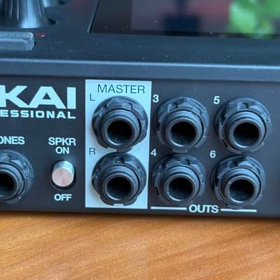 Akai MPC Live II Standalone Sampler image 6