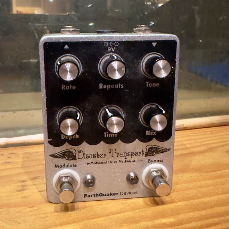 EarthQuaker Devices Disaster Transport Modulated Delay Machine