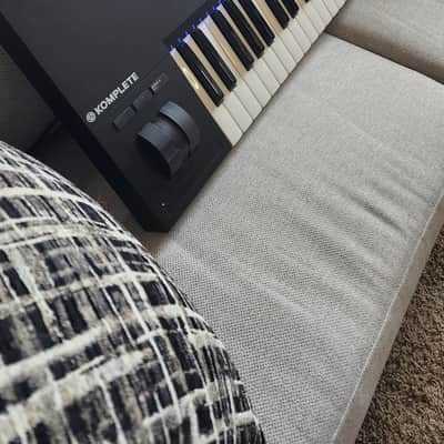 Native Instruments Komplete Kontrol s49 MK2 image 3