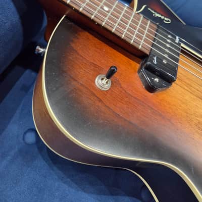 Used Godin 5th Avenue Kingpin II w/bag image 7