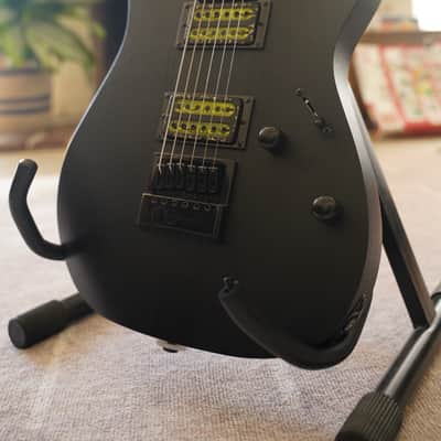 Ibanez EVERTUNE RGRT421 with Bare Knuckle Ragnaroks - Weathered Black image 9