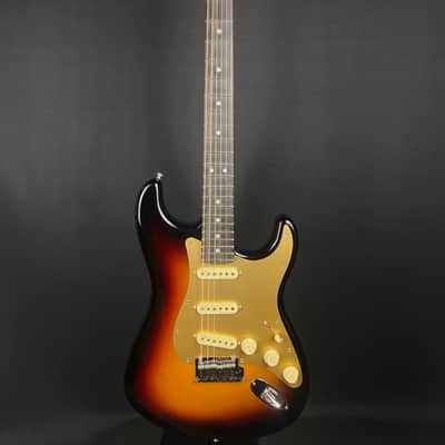 Fender American Ultra II Stratocaster 2025 - 3 Tone Sunburst image 1