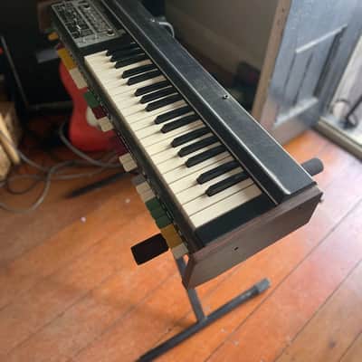 Roland SH-2000