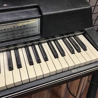 Wurlitzer 200 - New Speakers and Recapped, Fully Serviced image 4