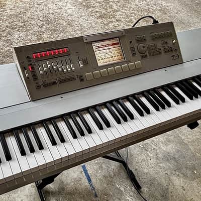 Korg M3 88 Keyboard Workstation w/ Radius Synth Expansion Board