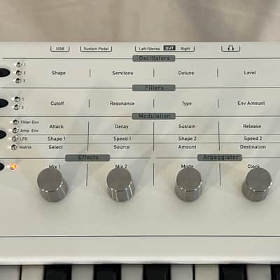 Waldorf Blofeld Keyboard 49-Key Synthesizer 2009 - Present - White image 7