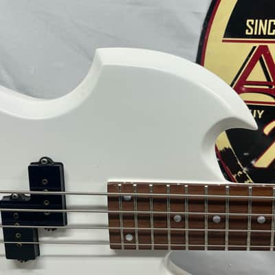 Burny Mockingbird 4-String Electric Bass imagen 3
