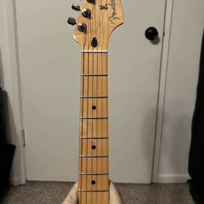 Fender Player Stratocaster with Maple Fretboard 2018 - Present - Polar White image 4