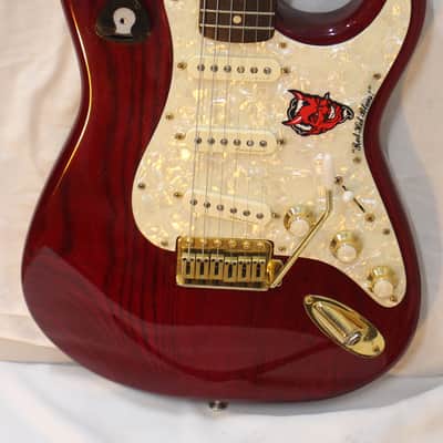 Squier Stratocaster Pro Tone series 1996 in Hard case - transparent red image 4