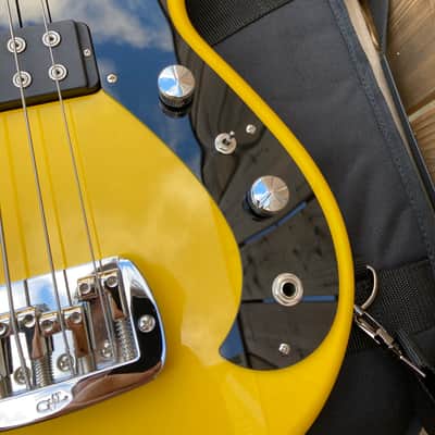 G&L Fallout Bass Launch Edition 2020 Racing Yellow image 6