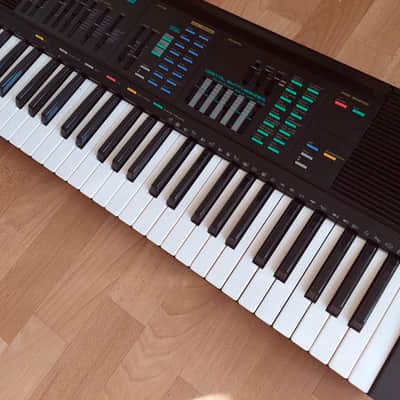 Yamaha PSR-36 wonderful synth with great rhythm, bass and chord accompaniment settings image 1