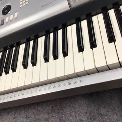 Yamaha DGX-520 image 8