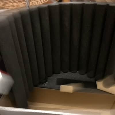 sE Electronics X1S Studio Bundle with Shockmount, RF-X Reflexion Filter, Pop Filter, Cable 2010s - Black image 5