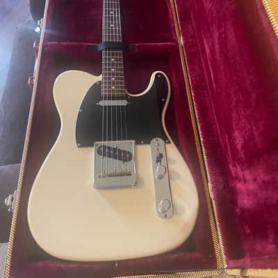 Fender American Professional Telecaster with Rosewood Fretboard 2017 - 2019 - Olympic White