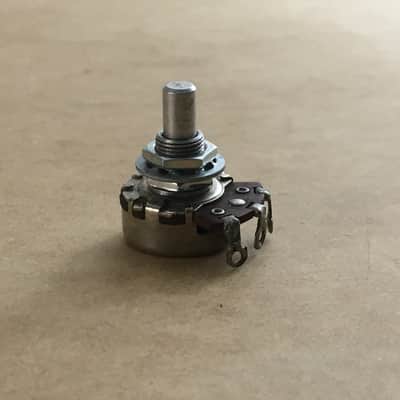 Vintage USA 1971 Stackpole Pot 4890 1 Meg LIN Guitar Potentiometer SOLID Shaft image 3