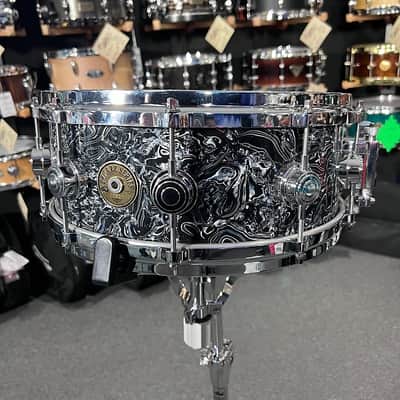 Peter Erskine's DW Jazz Series 5.5x14" Maple Gum Snare Drum in Black Abalone image 3