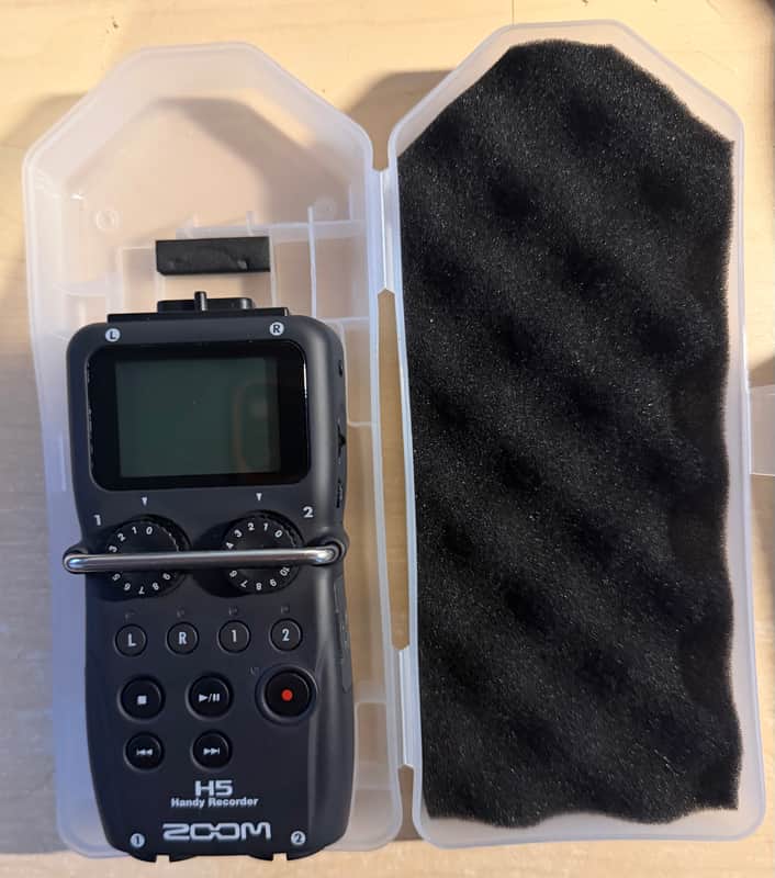 Zoom H5 Handy Recorder 2010s - Black image 1